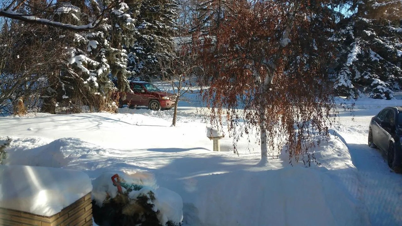 Kwatera prywatna U Of A Homestay, Trails & Whyte Ave Edmonton